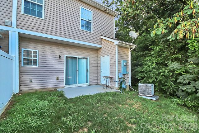 3558 Calpella Court, Charlotte, NC 28262