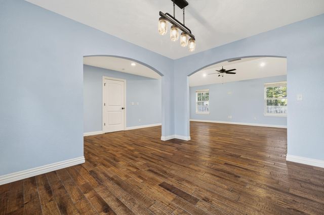 253 E Grace Street, Republic, MO 65738