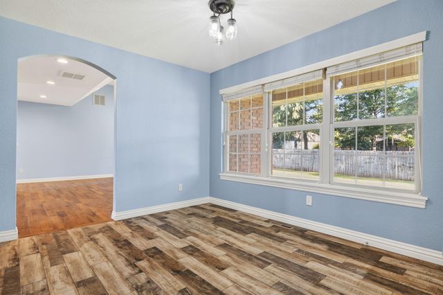 253 E Grace Street, Republic, MO 65738