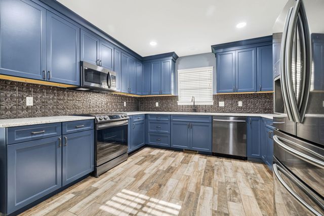 253 E Grace Street, Republic, MO 65738