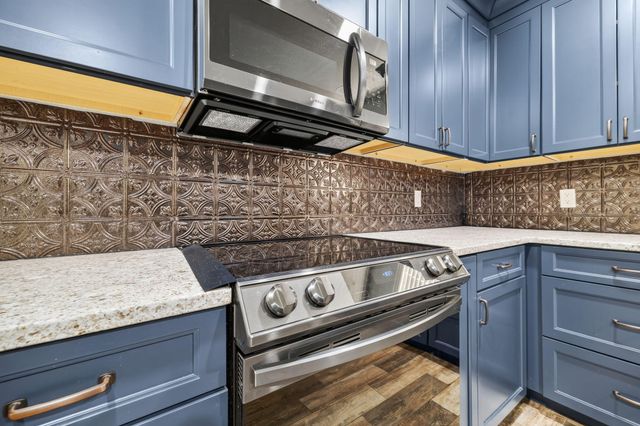 253 E Grace Street, Republic, MO 65738