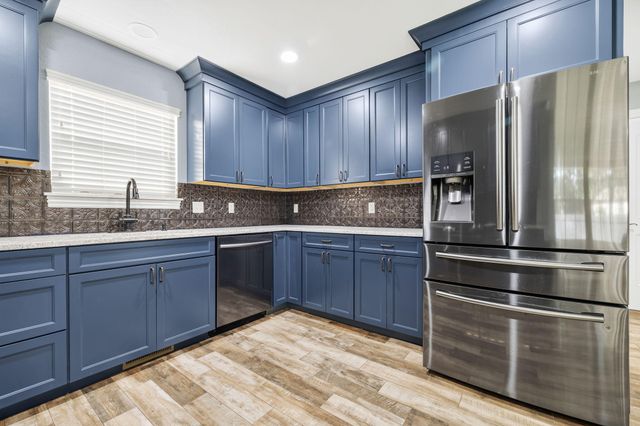 253 E Grace Street, Republic, MO 65738