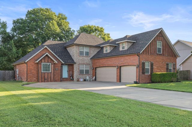 253 E Grace Street, Republic, MO 65738