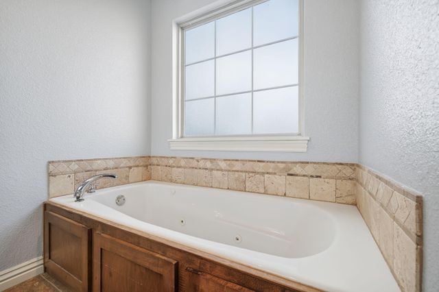 253 E Grace Street, Republic, MO 65738