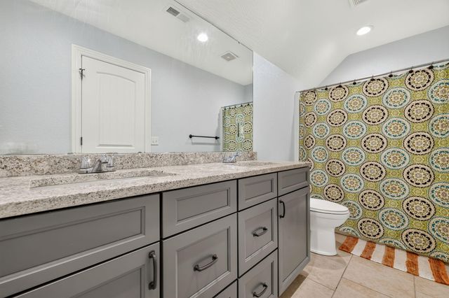 253 E Grace Street, Republic, MO 65738