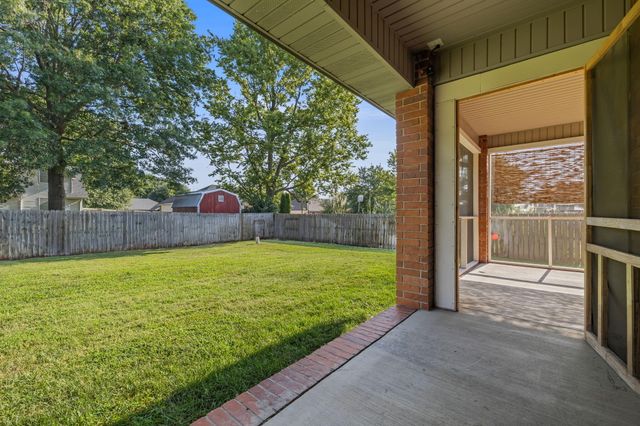 253 E Grace Street, Republic, MO 65738