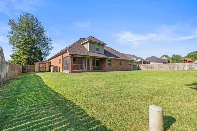 253 E Grace Street, Republic, MO 65738