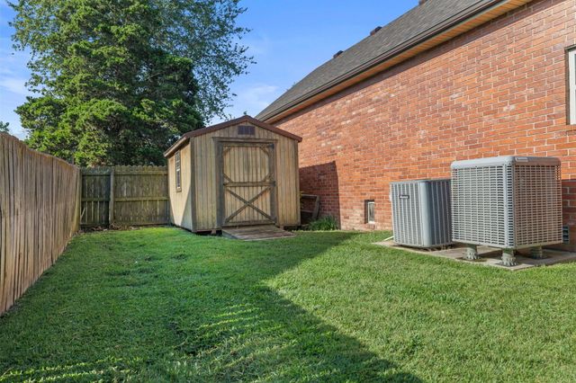 253 E Grace Street, Republic, MO 65738