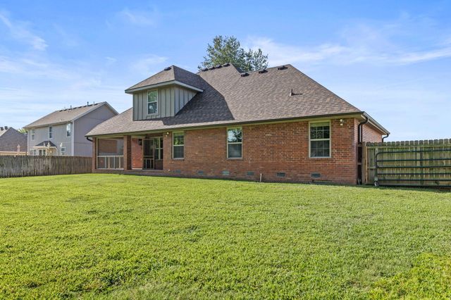 253 E Grace Street, Republic, MO 65738