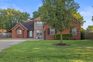 253 E Grace Street, Republic, MO 65738