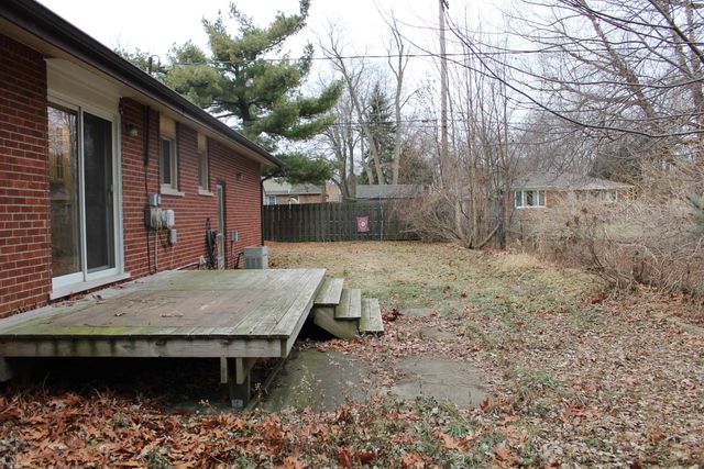 21181 Gordon Road, St Clair Shores, MI 48081