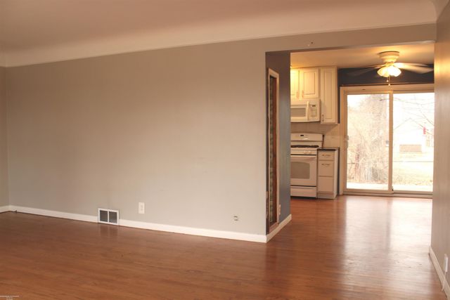 21181 Gordon Road, St Clair Shores, MI 48081