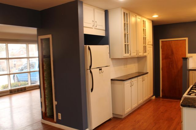 21181 Gordon Road, St Clair Shores, MI 48081