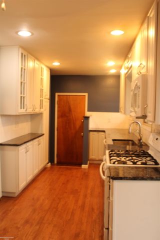 21181 Gordon Road, St Clair Shores, MI 48081