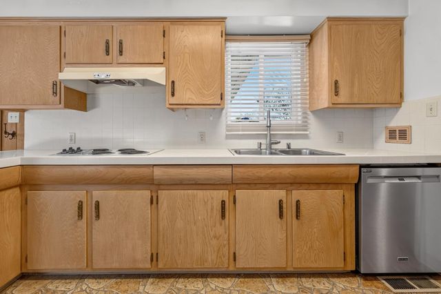1641 Oxford Avenue, Clovis, CA 93612