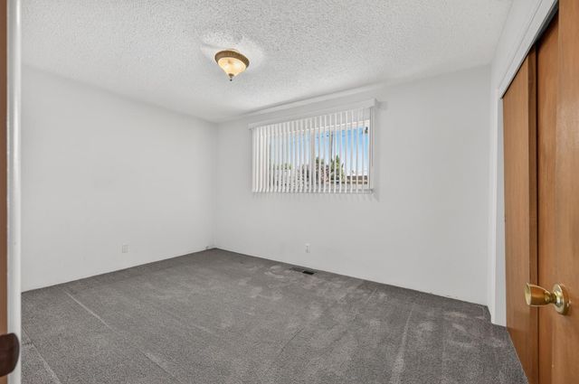1641 Oxford Avenue, Clovis, CA 93612