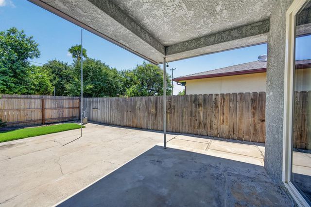 1641 Oxford Avenue, Clovis, CA 93612