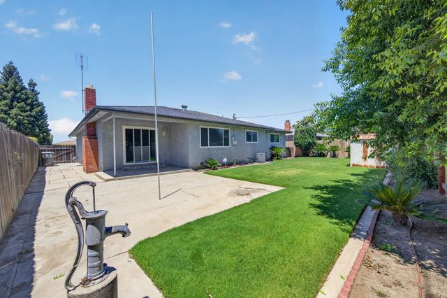 1641 Oxford Avenue, Clovis, CA 93612