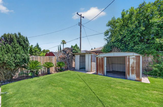 1641 Oxford Avenue, Clovis, CA 93612