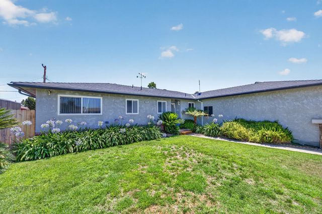 1641 Oxford Avenue, Clovis, CA 93612