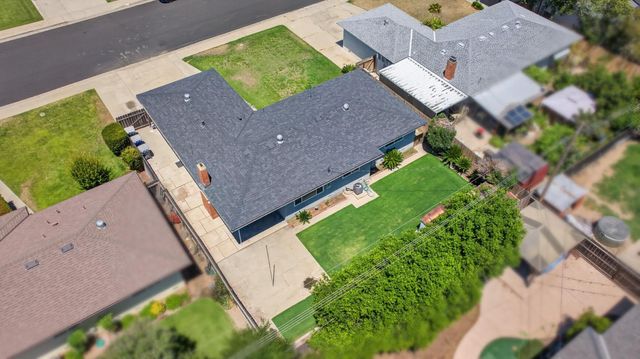 1641 Oxford Avenue, Clovis, CA 93612