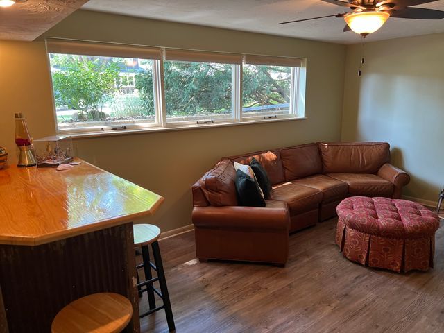 3223 Kenwood Avenue, Davenport, IA 52807