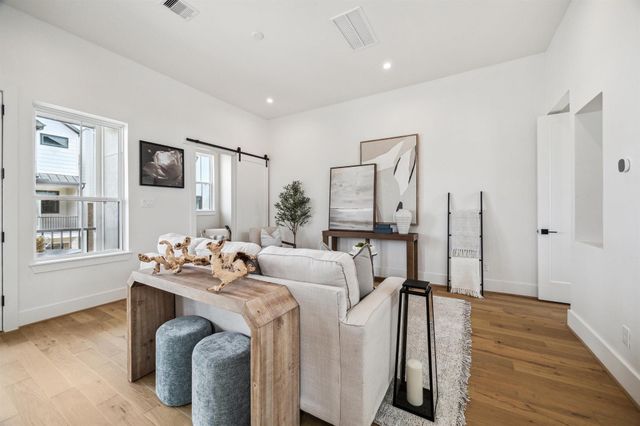 2214 Dennis Street, Houston, TX 77004