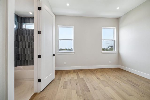 2214 Dennis Street, Houston, TX 77004