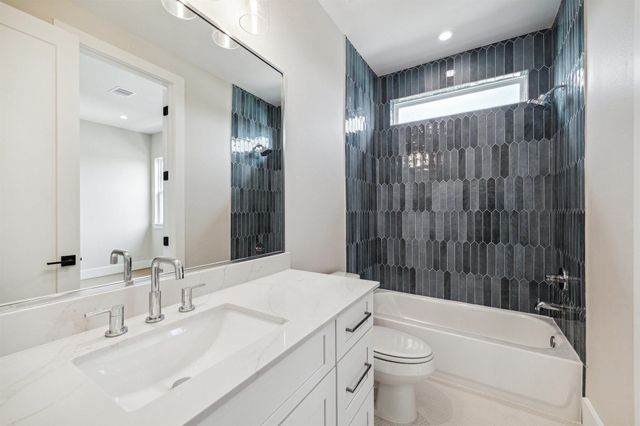 2214 Dennis Street, Houston, TX 77004