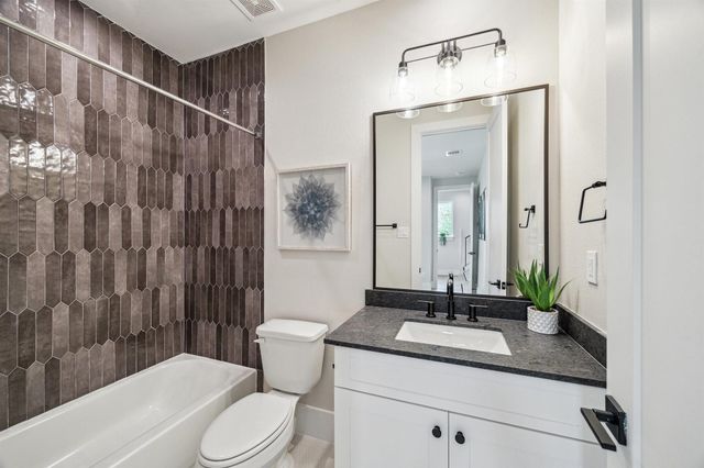 2214 Dennis Street, Houston, TX 77004