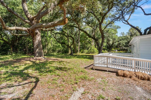 67 Sams Point Road, Beaufort, SC 29907