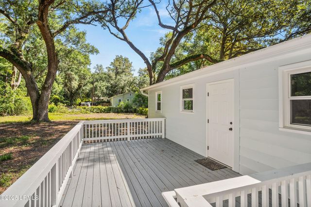 67 Sams Point Road, Beaufort, SC 29907