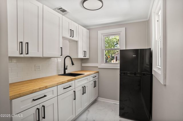 67 Sams Point Road, Beaufort, SC 29907