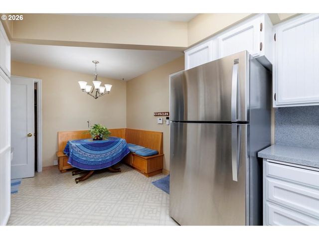4718 N AMHERST St, Portland, OR 97203