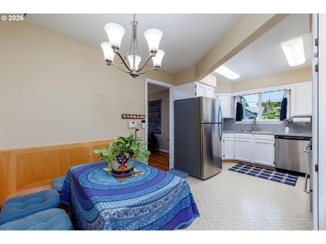 4718 N AMHERST St, Portland, OR 97203