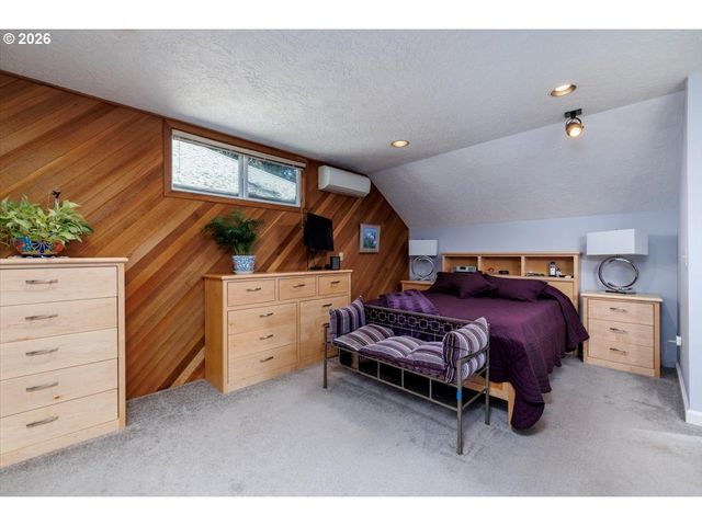 4718 N AMHERST St, Portland, OR 97203