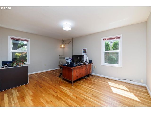 4718 N AMHERST St, Portland, OR 97203