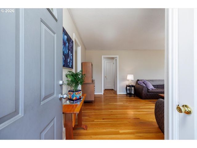 4718 N AMHERST St, Portland, OR 97203