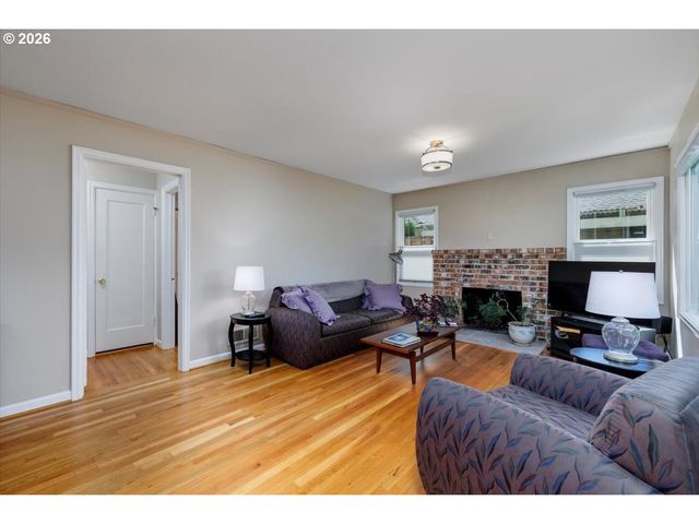 4718 N AMHERST St, Portland, OR 97203