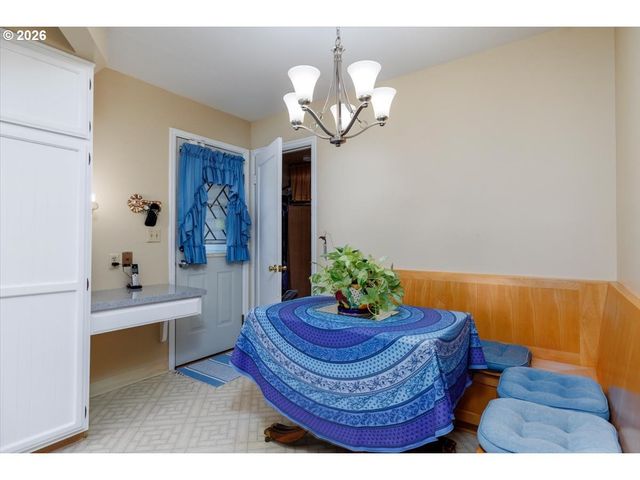 4718 N AMHERST St, Portland, OR 97203