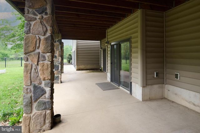 113 MANHASSET DR, Port Matilda, PA 16870