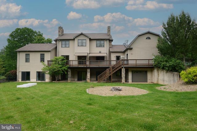 113 MANHASSET DR, Port Matilda, PA 16870