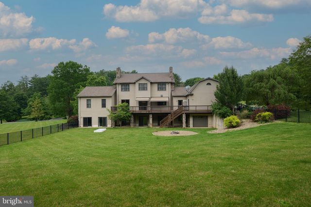 113 MANHASSET DR, Port Matilda, PA 16870