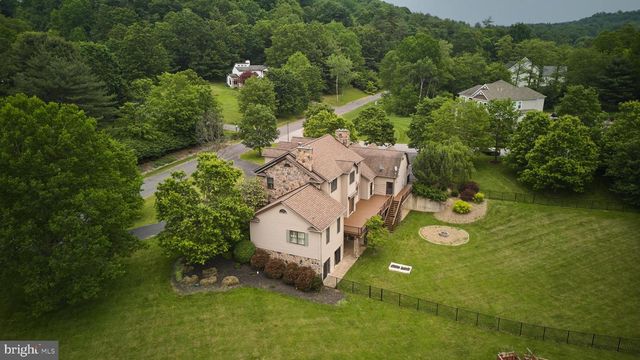 113 MANHASSET DR, Port Matilda, PA 16870