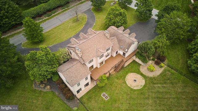 113 MANHASSET DR, Port Matilda, PA 16870