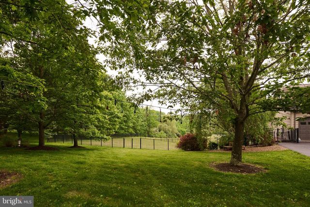 113 MANHASSET DR, Port Matilda, PA 16870