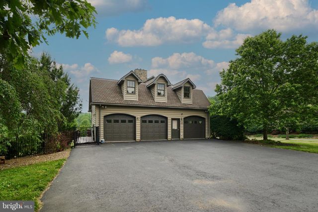 113 MANHASSET DR, Port Matilda, PA 16870