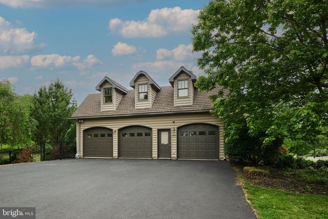 113 MANHASSET DR, Port Matilda, PA 16870