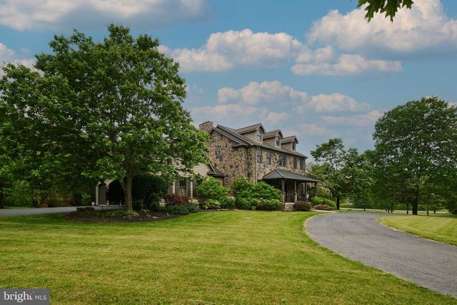 113 MANHASSET DR, Port Matilda, PA 16870