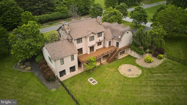 113 MANHASSET DR, Port Matilda, PA 16870
